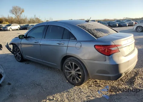 2013 Chrysler 200 Touring z USA, uszkodzony, nr VIN 1C3CCBBB9DN516241